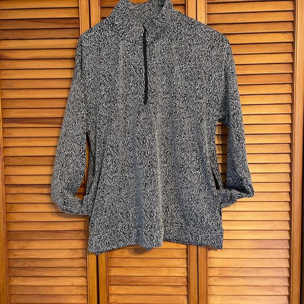 Avia Women’s  Athletic Navy and white pull over sz M - Picture 2 of 7
